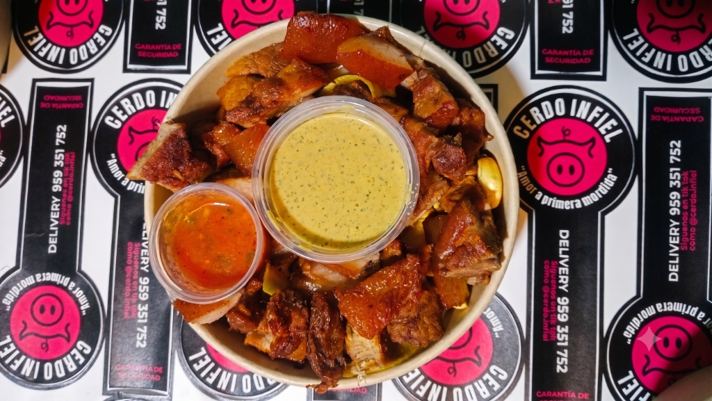 Detalle de chicharrón jugoso
